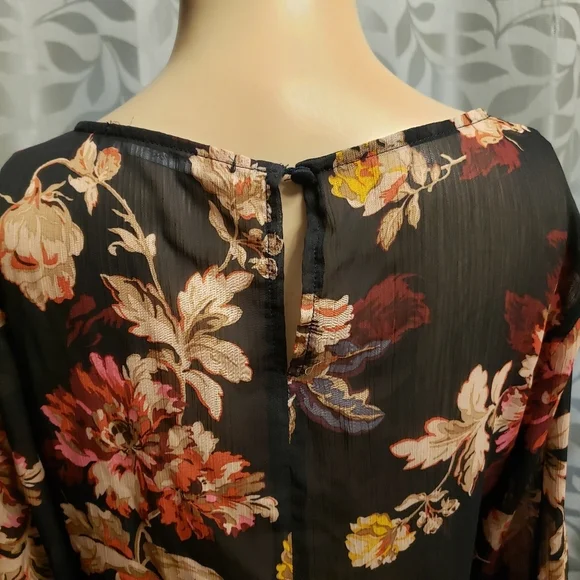 Black Floral Sheer Blouse Size - Picture 6 of 13